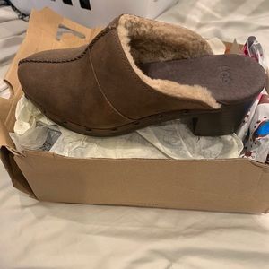 Ugg clogs size 7.5 and 8 excellent condition